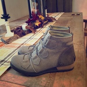 Sorel major lace boot size 7